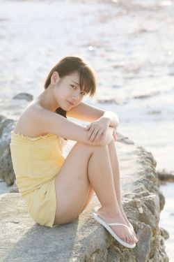 不扣纽扣的女孩